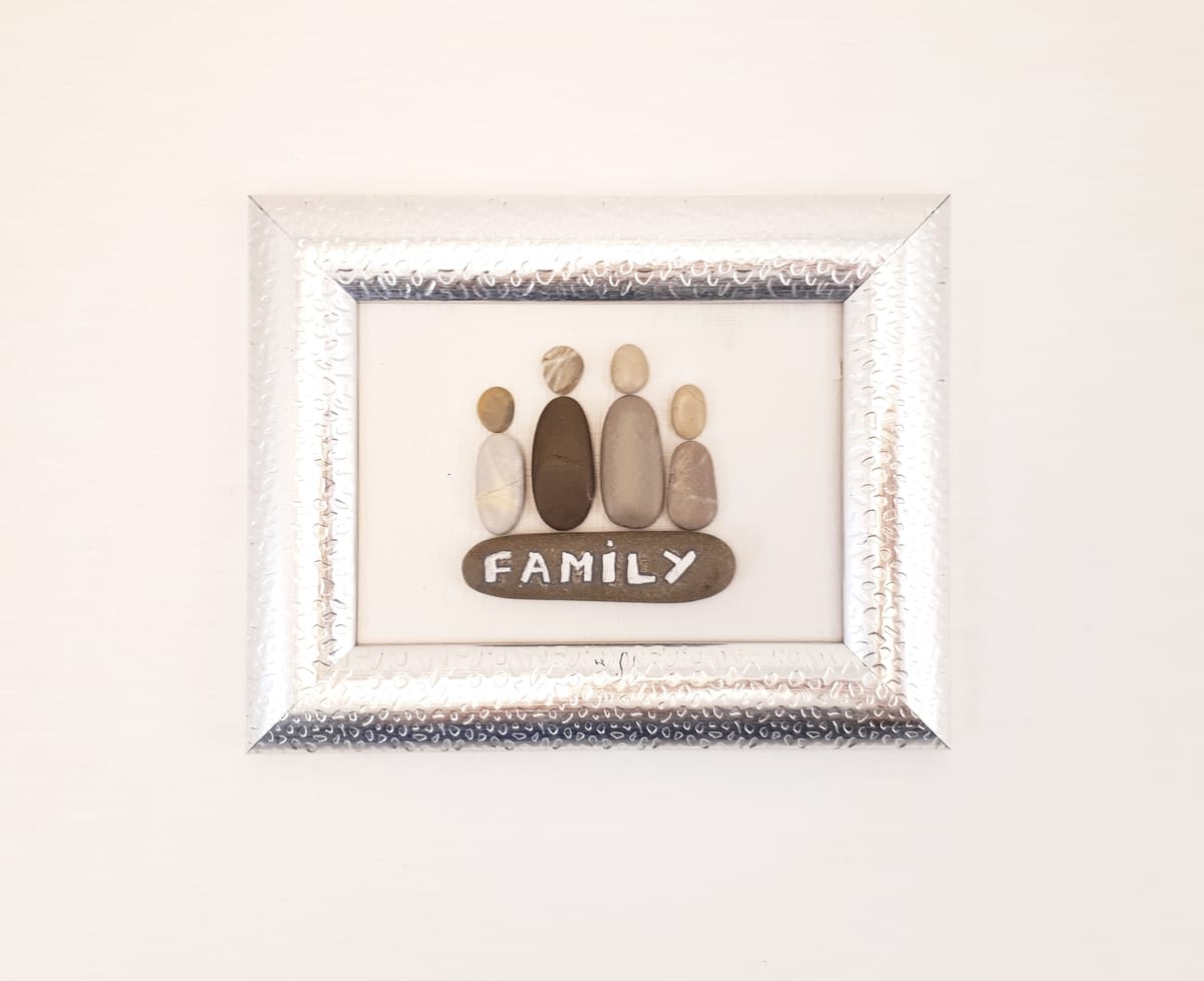 Beach Pebble Frame with Family of four in silver color frame.